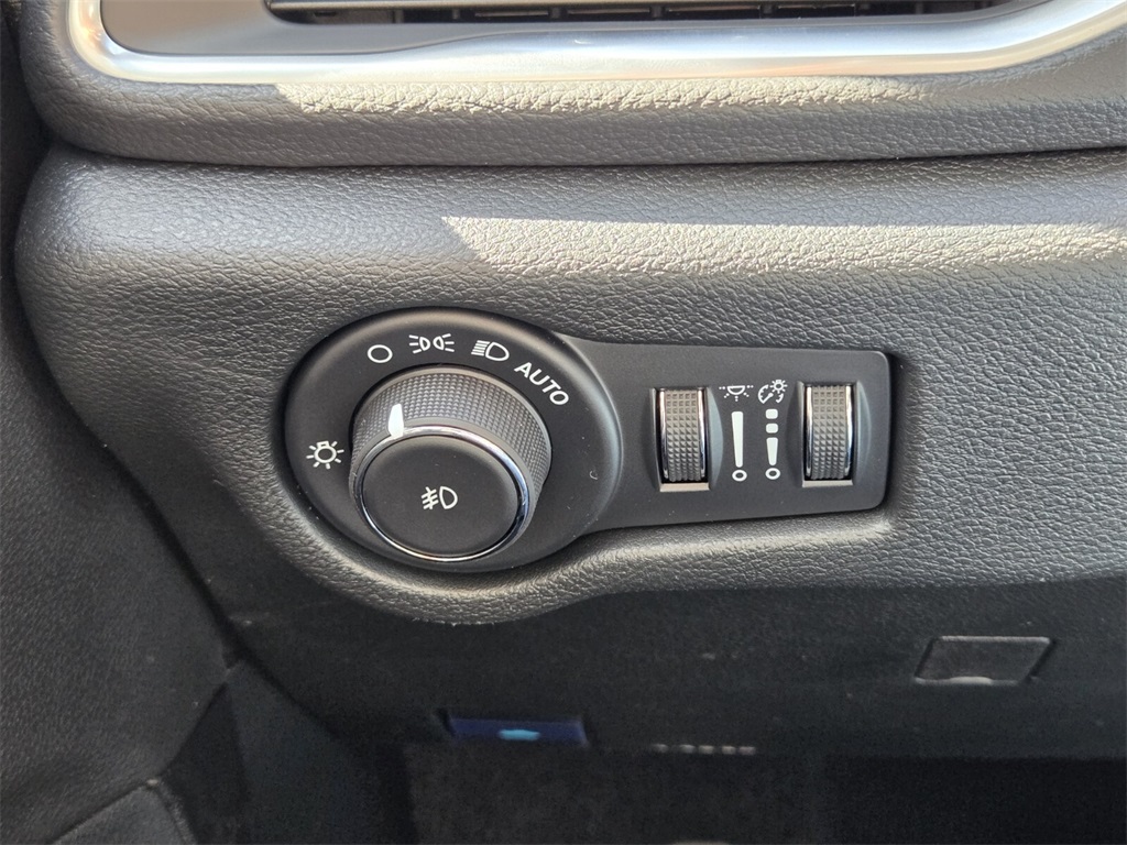 new 2026 Chrysler Pacifica car, priced at $52,775