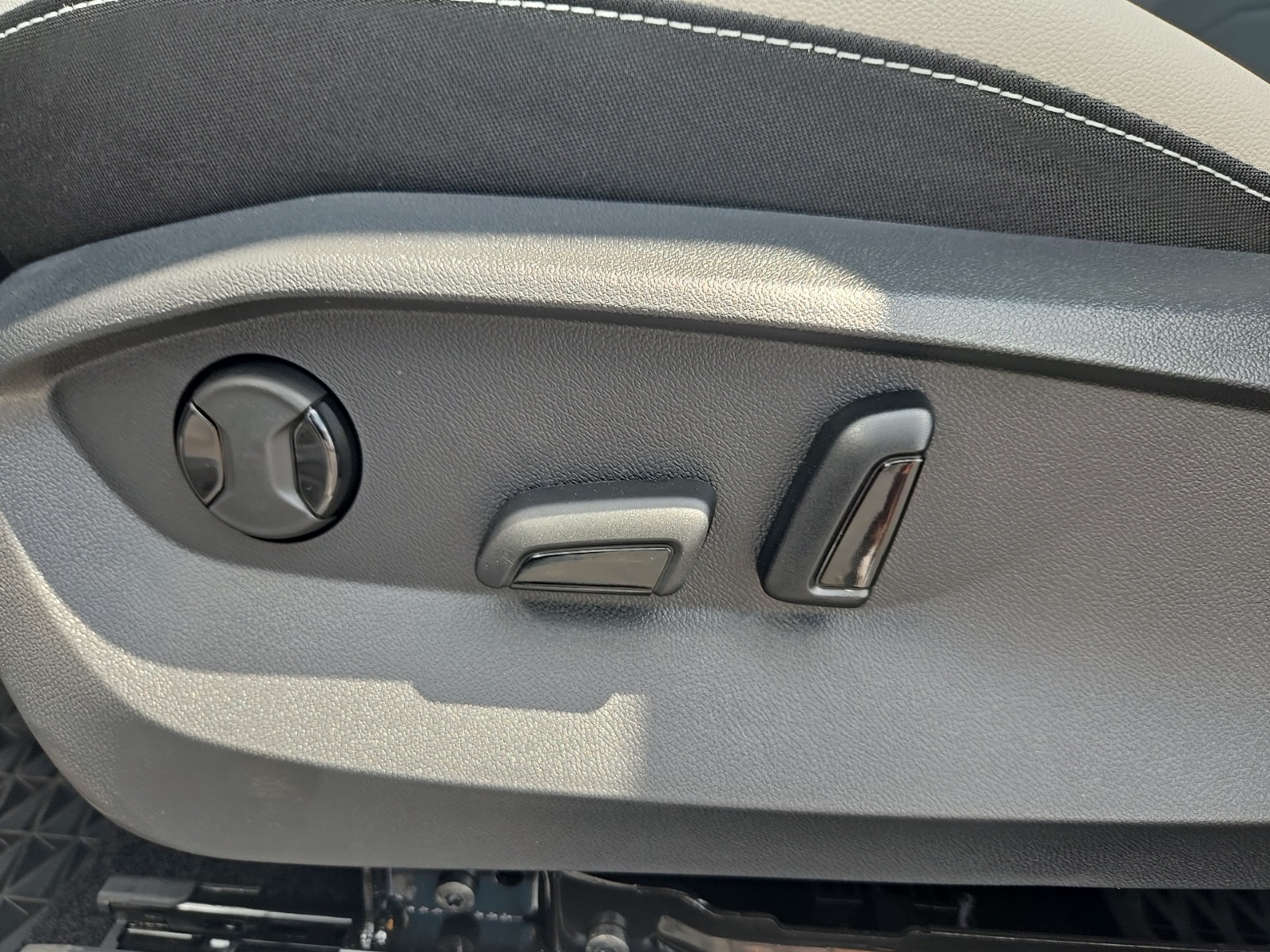 new 2025 Volkswagen Taos car, priced at $27,300