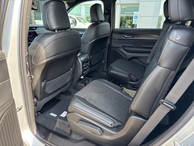 2025 Jeep Grand Cherokee Altitude X photo 10