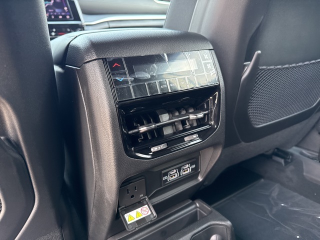 2025 Jeep Grand Cherokee Altitude X photo 11