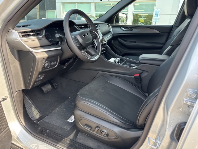 2025 Jeep Grand Cherokee Altitude X photo 14
