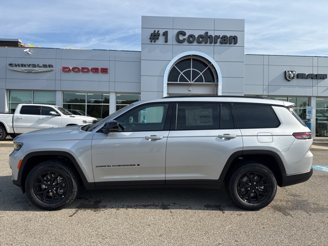 2025 Jeep Grand Cherokee Altitude X photo 2