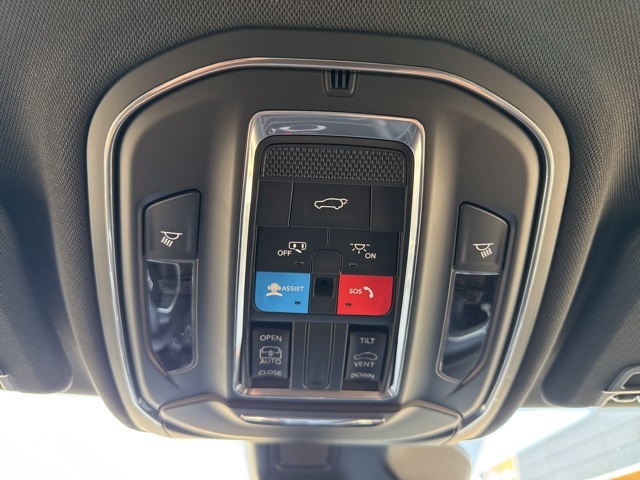 2025 Jeep Grand Cherokee Altitude X photo 27
