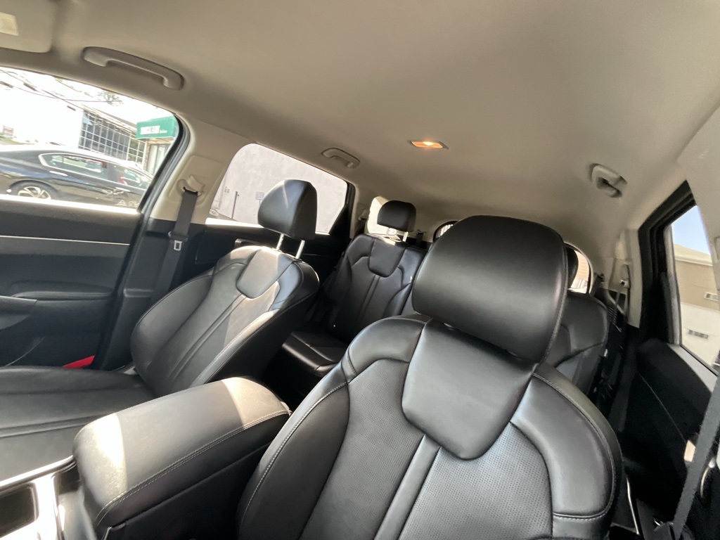 2025 Kia Sorento S photo 10