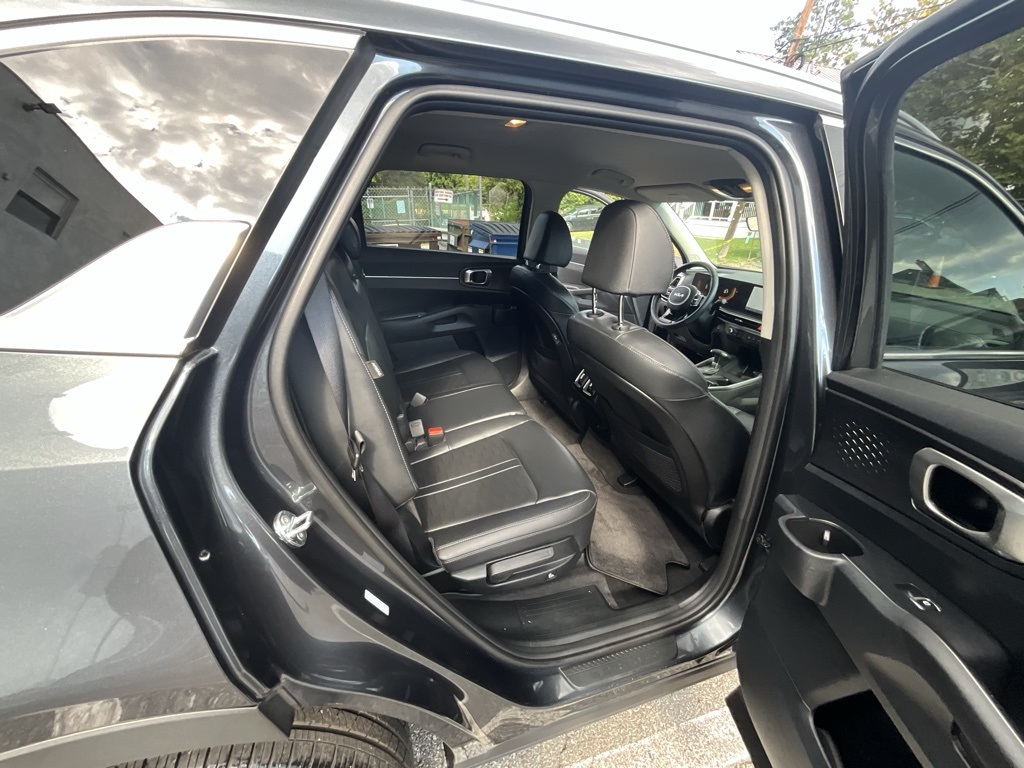 2025 Kia Sorento S photo 32