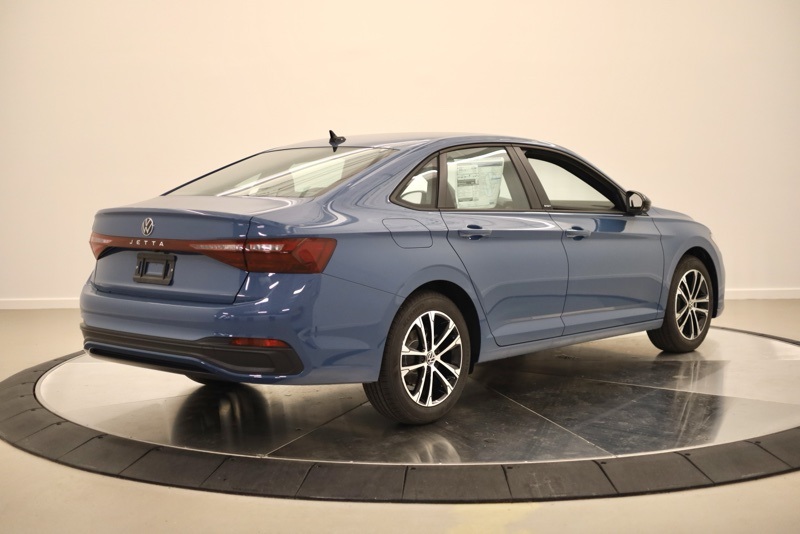 2025 Volkswagen Jetta 1.5T Sport photo 3