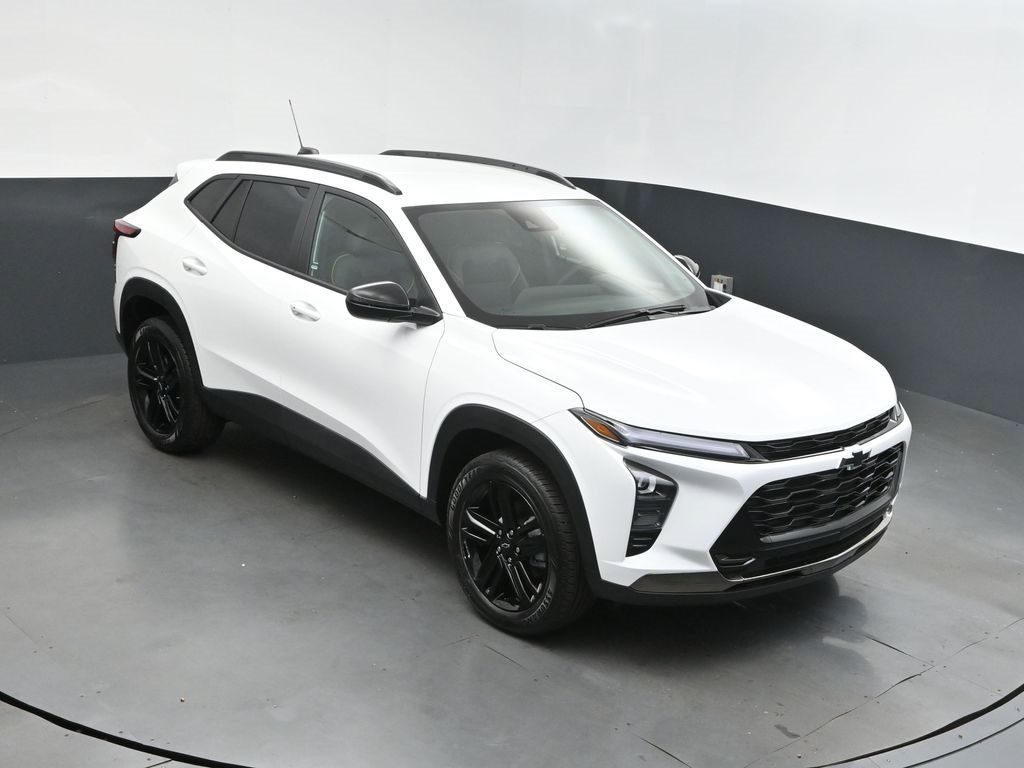 2025 Summit White Chevrolet Trax ACTIV FWD SUV
