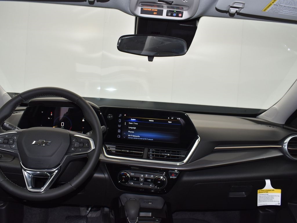 2025 Summit White Chevrolet Trax ACTIV FWD SUV