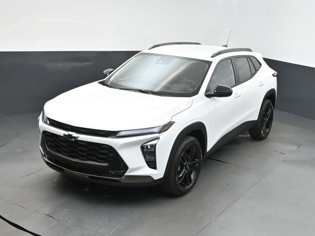 2025 Summit White Chevrolet Trax ACTIV FWD SUV