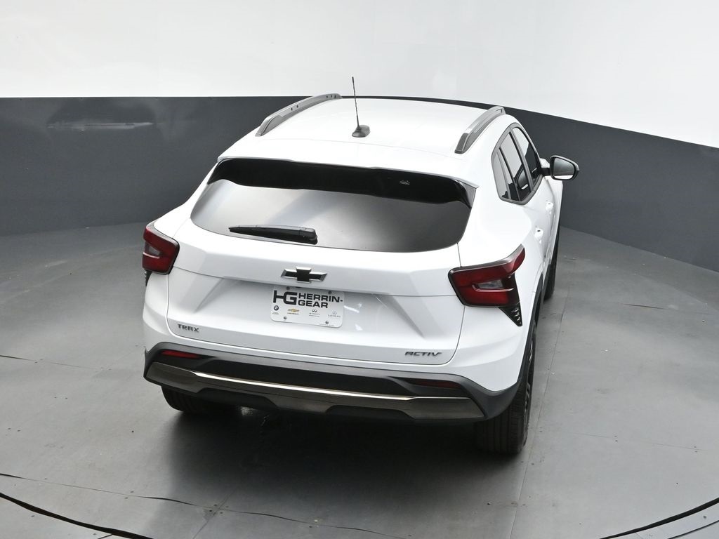 2025 Summit White Chevrolet Trax ACTIV FWD SUV