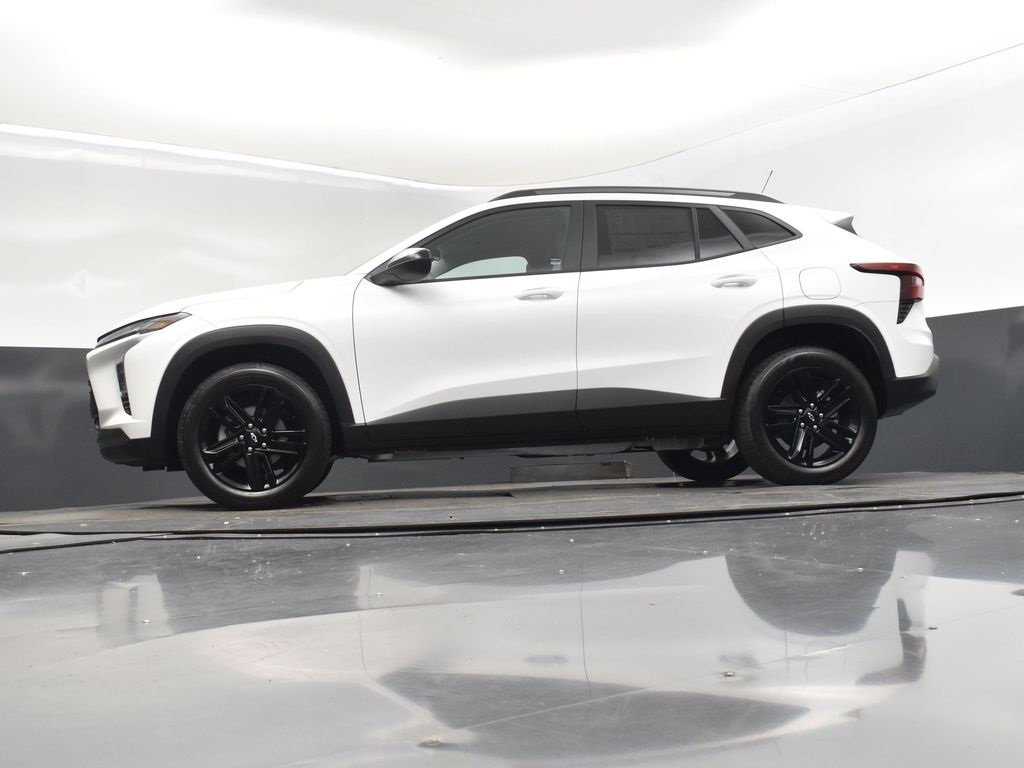 2025 Summit White Chevrolet Trax ACTIV FWD SUV