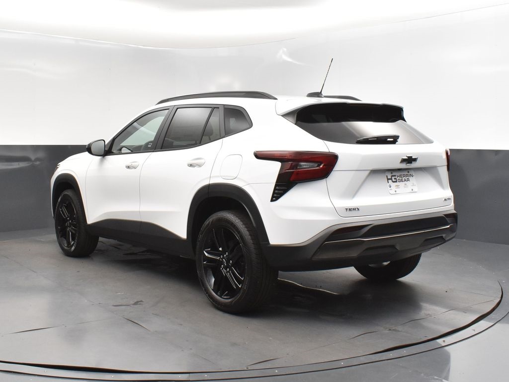 2025 Summit White Chevrolet Trax ACTIV FWD SUV