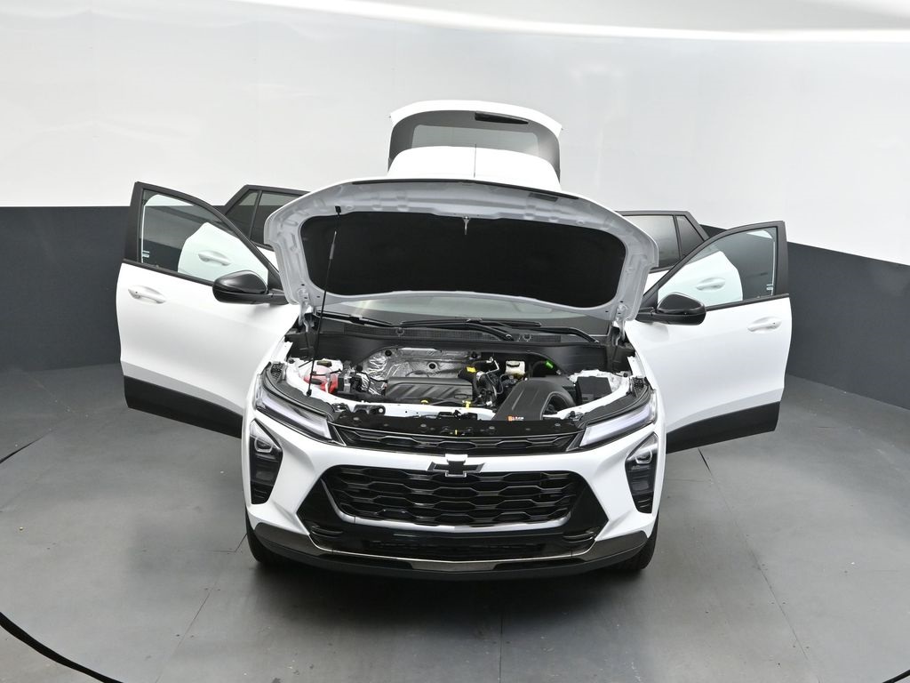 2025 Summit White Chevrolet Trax ACTIV FWD SUV