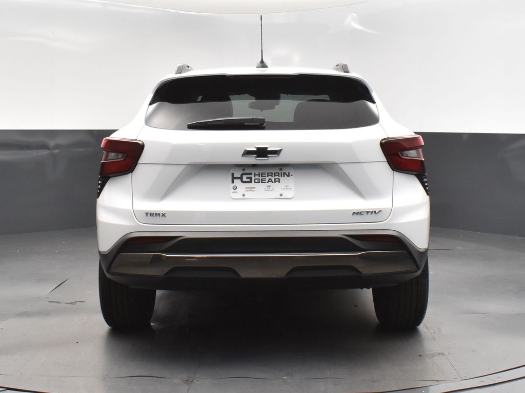 2025 Summit White Chevrolet Trax ACTIV FWD SUV