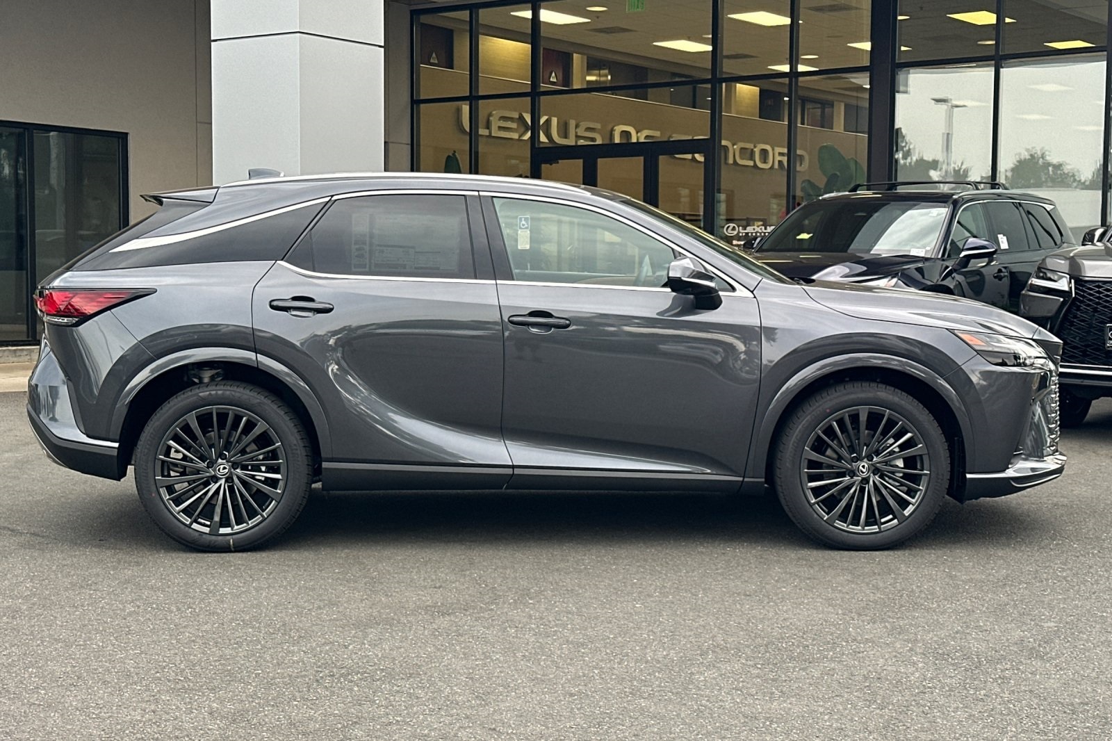 2025 Lexus RX 350h Premium AWD photo 3