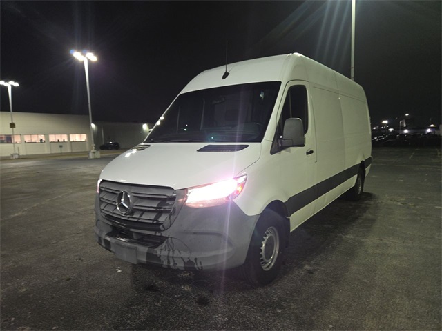2021 Mercedes-Benz Sprinter Crew Van Base's photo