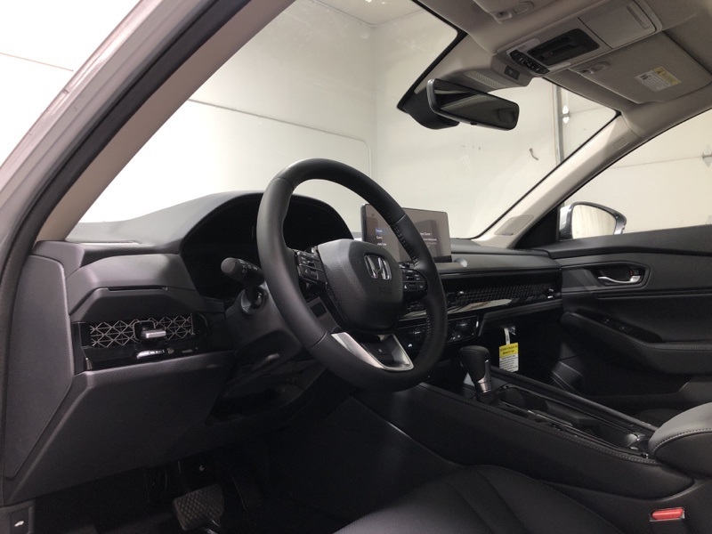 2025 Honda Accord Hybrid Touring photo 17