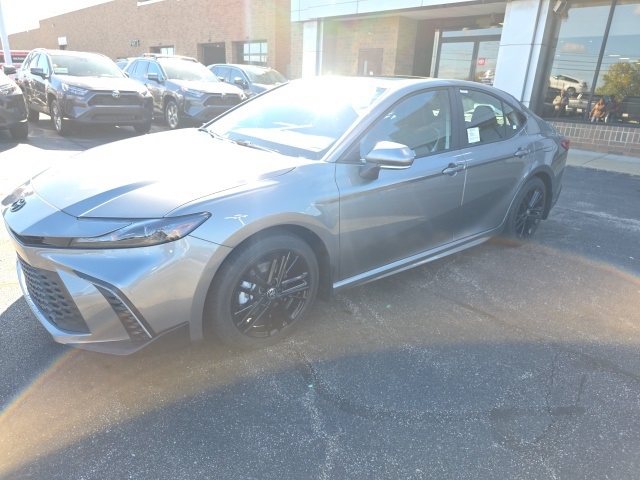 2026 Toyota Camry SE photo 2