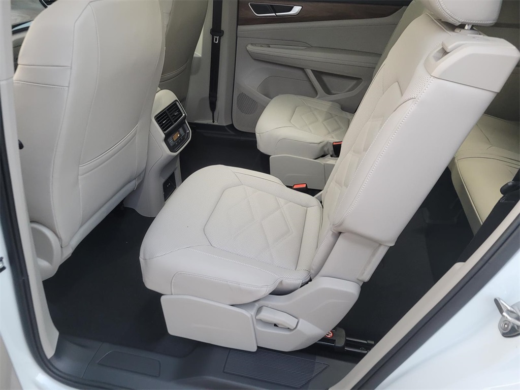 new 2026 Volkswagen Atlas car, priced at $44,220