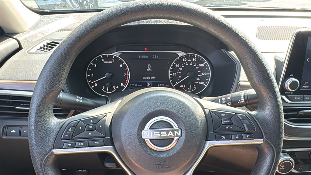 2023 Super Black Clearcoat Nissan Altima 2.5 SV FWD Sedan