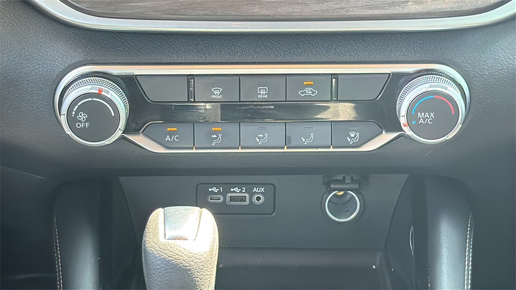 2023 Super Black Clearcoat Nissan Altima 2.5 SV FWD Sedan