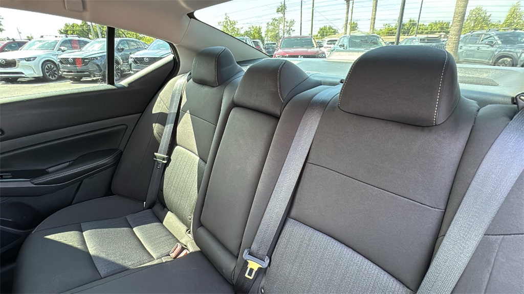 2023 Super Black Clearcoat Nissan Altima 2.5 SV FWD Sedan