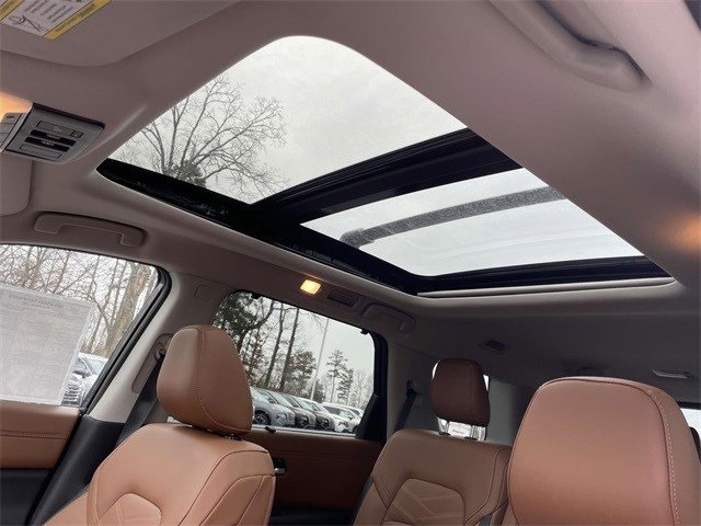 2025 Nissan Pathfinder Platinum photo 11