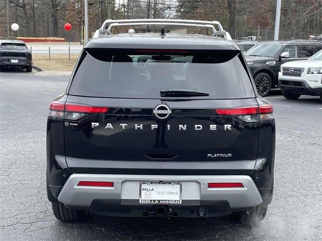 2025 Nissan Pathfinder Platinum photo 2