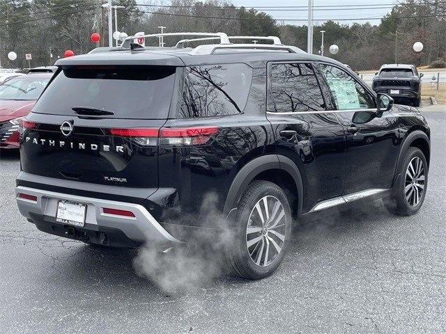 2025 Nissan Pathfinder Platinum photo 3