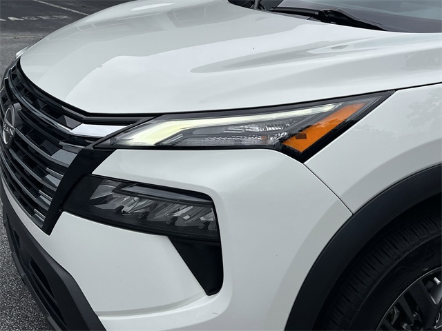 2024 Glacier White Nissan Rogue S FWD SUV