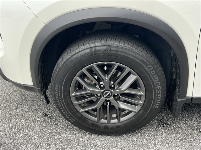 2024 Glacier White Nissan Rogue S FWD SUV