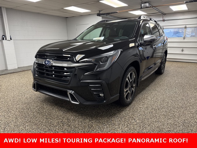 2023 Subaru Ascent Touring's photo
