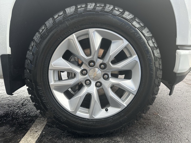 2021 Summit White Chevrolet Silverado 1500 Custom 4X4 Truck