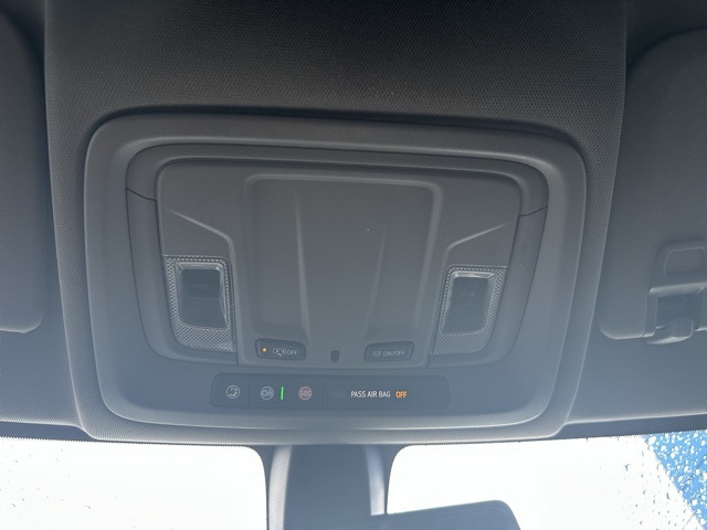 2021 Summit White Chevrolet Silverado 1500 Custom 4X4 Truck