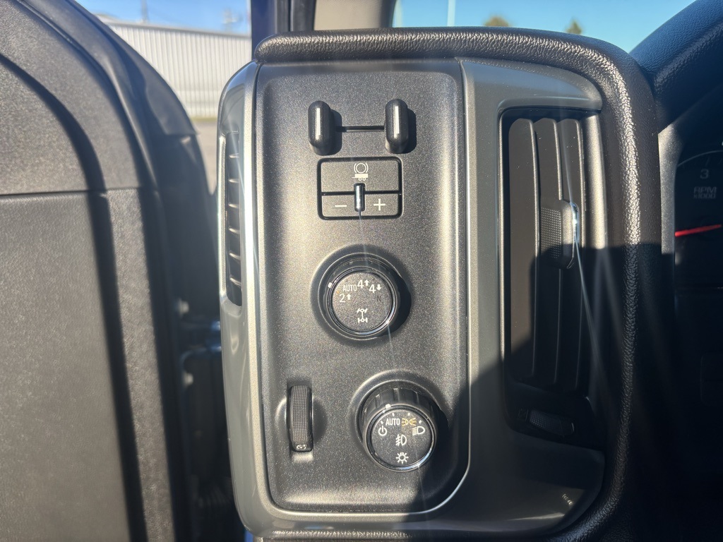Photo of 2019 Chevrolet Silverado 1500 LD LT in Jacksonville, NC - 17,  2019 Chevrolet Silverado 1500 LD LT:16951G