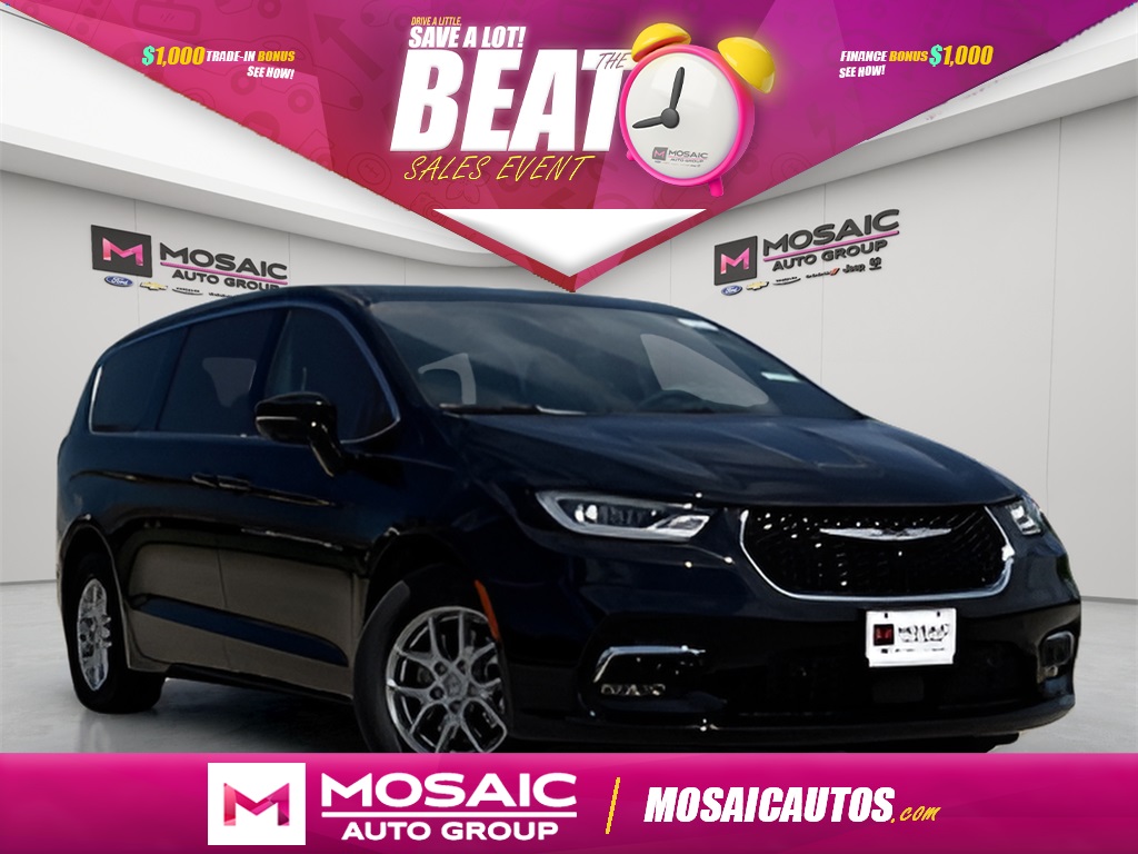 New 2025 Chrysler Pacifica Select Vans