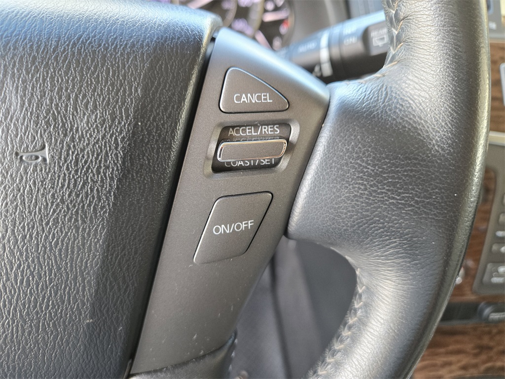2017 Nissan Armada SL photo 14