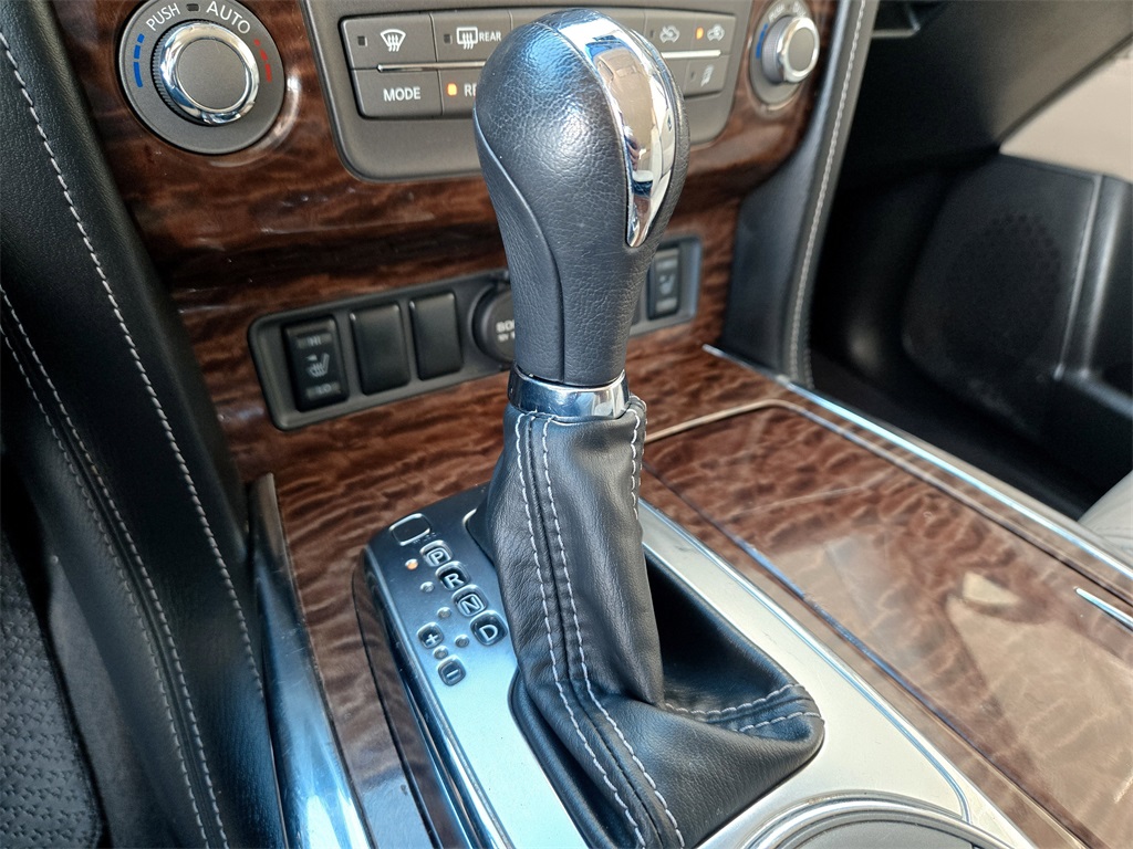 2017 Nissan Armada SL photo 19