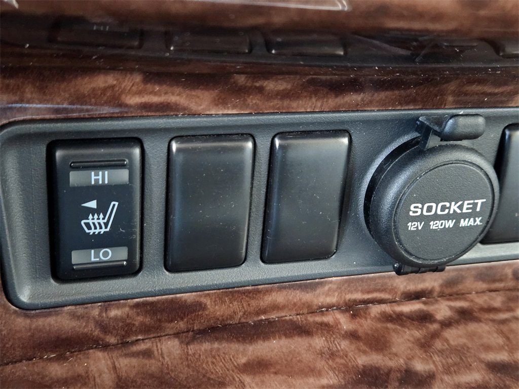 2017 Nissan Armada SL photo 21