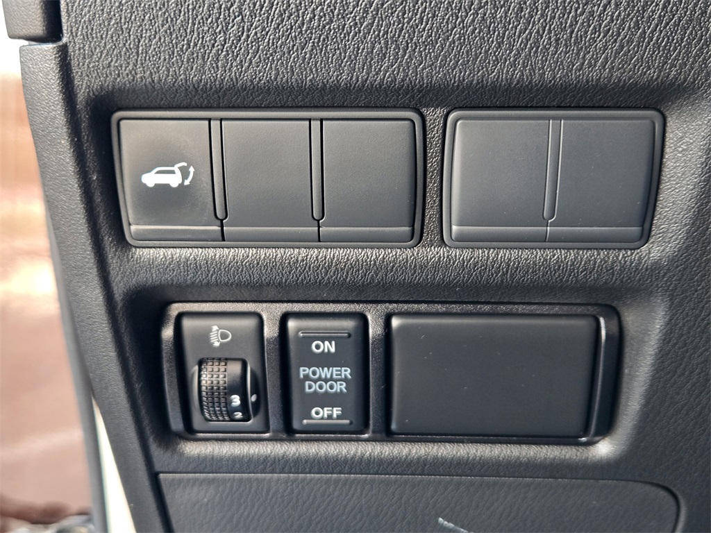 2017 Nissan Armada SL photo 24