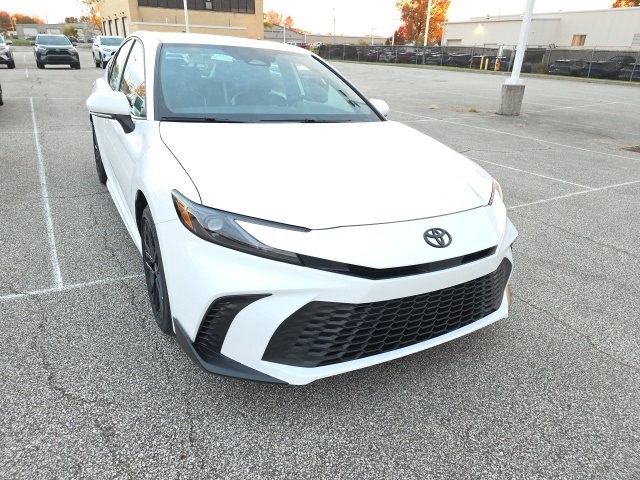 2026 Toyota Camry SE's photo