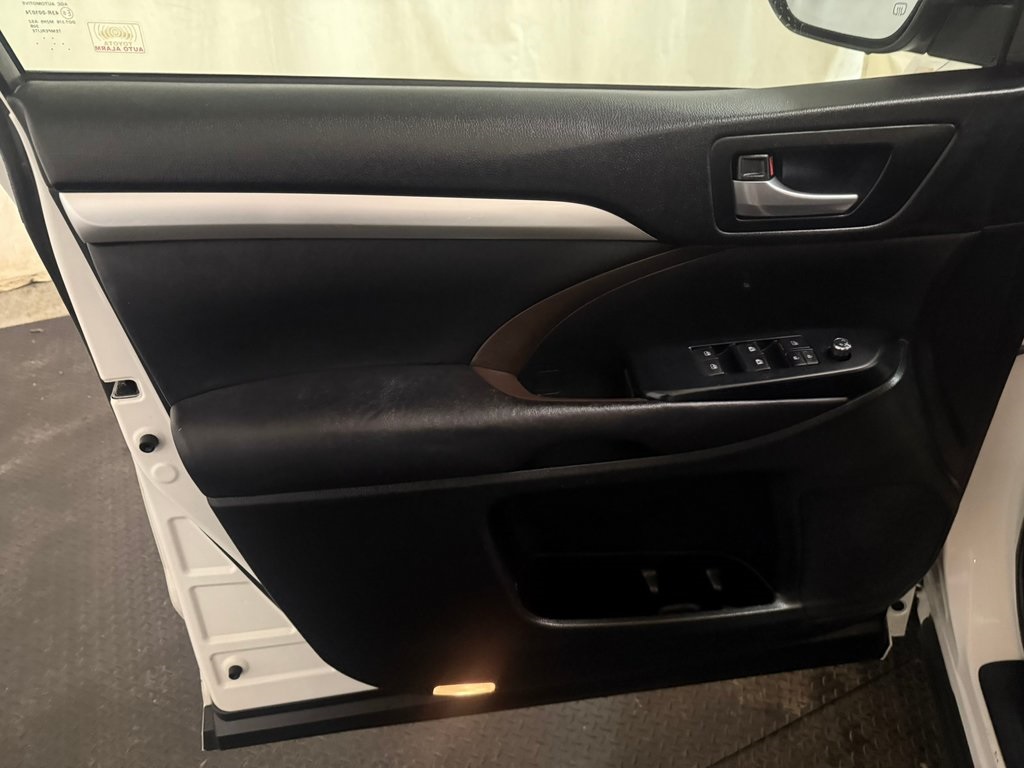 used 2017 Toyota Highlander car, priced at $18,999