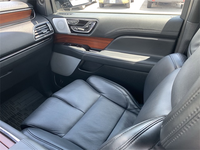 2024 Blue Metallic Lincoln Navigator Reserve 4X4 SUV