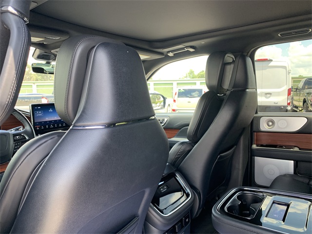 2024 Blue Metallic Lincoln Navigator Reserve 4X4 SUV
