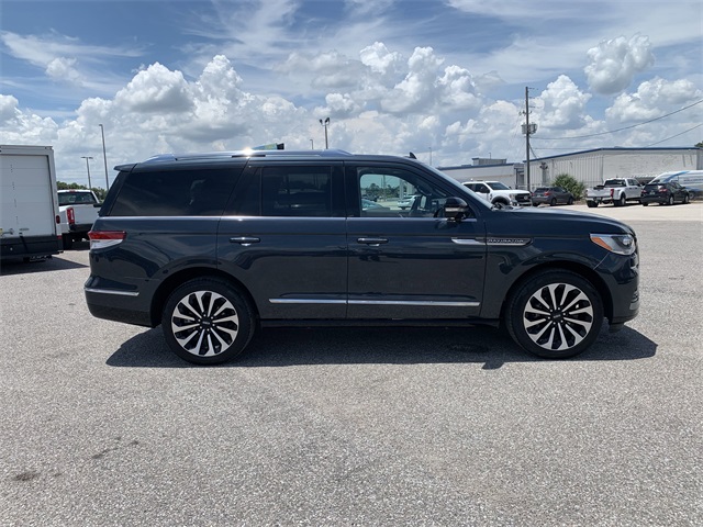 2024 Blue Metallic Lincoln Navigator Reserve 4X4 SUV