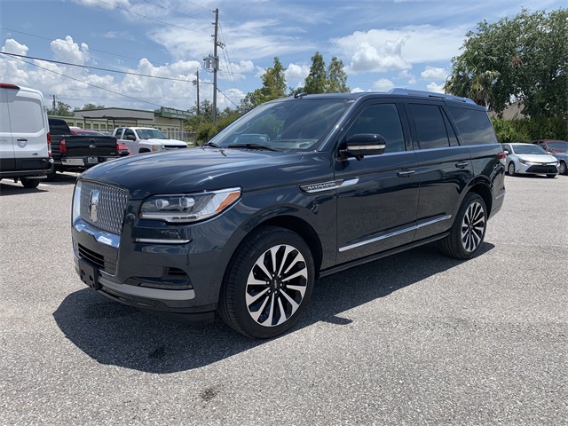2024 Blue Metallic Lincoln Navigator Reserve 4X4 SUV