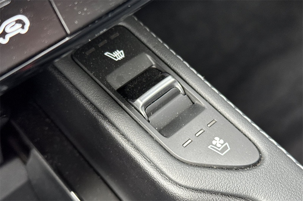 used 2023 Kia Telluride car, priced at $42,922