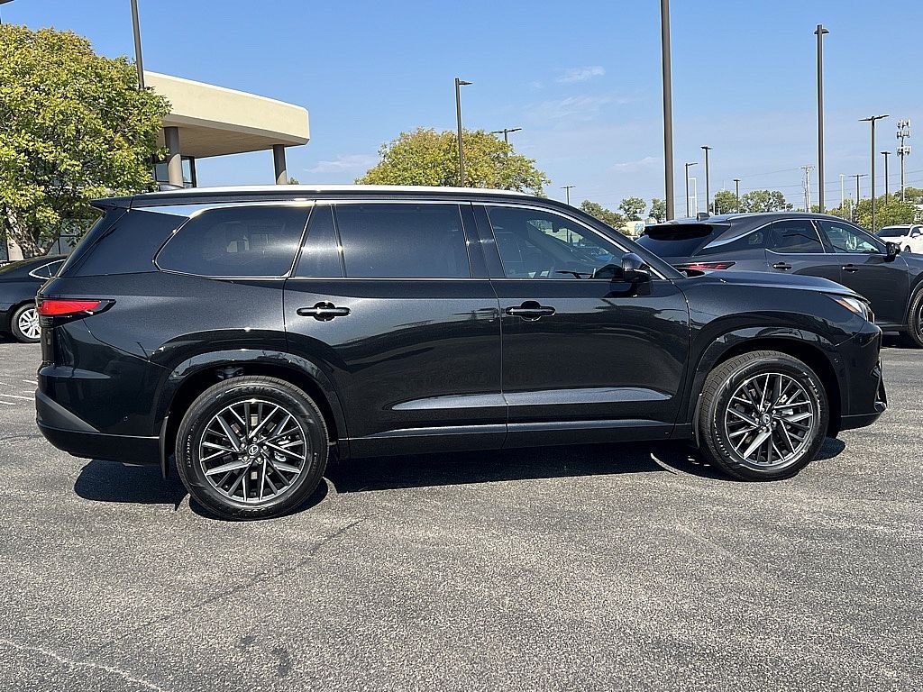 2026 Lexus TX 350 Premium photo 2