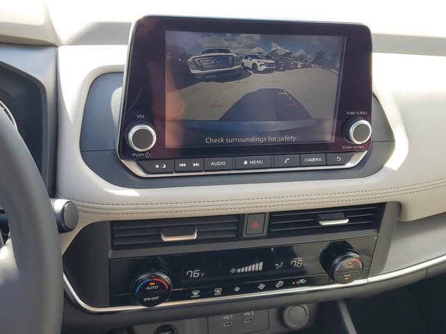 2025 White Nissan Rogue SV FWD SUV