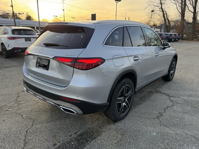 2026 Mercedes Benz GLC 300 4MATIC photo 3